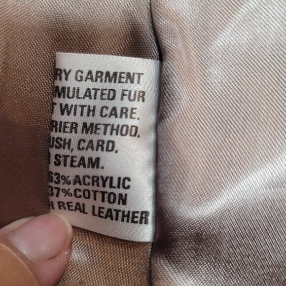 Luxurious Faux Fur & Leather Belted Coat Jacket Made In England - Picture 11 of 16